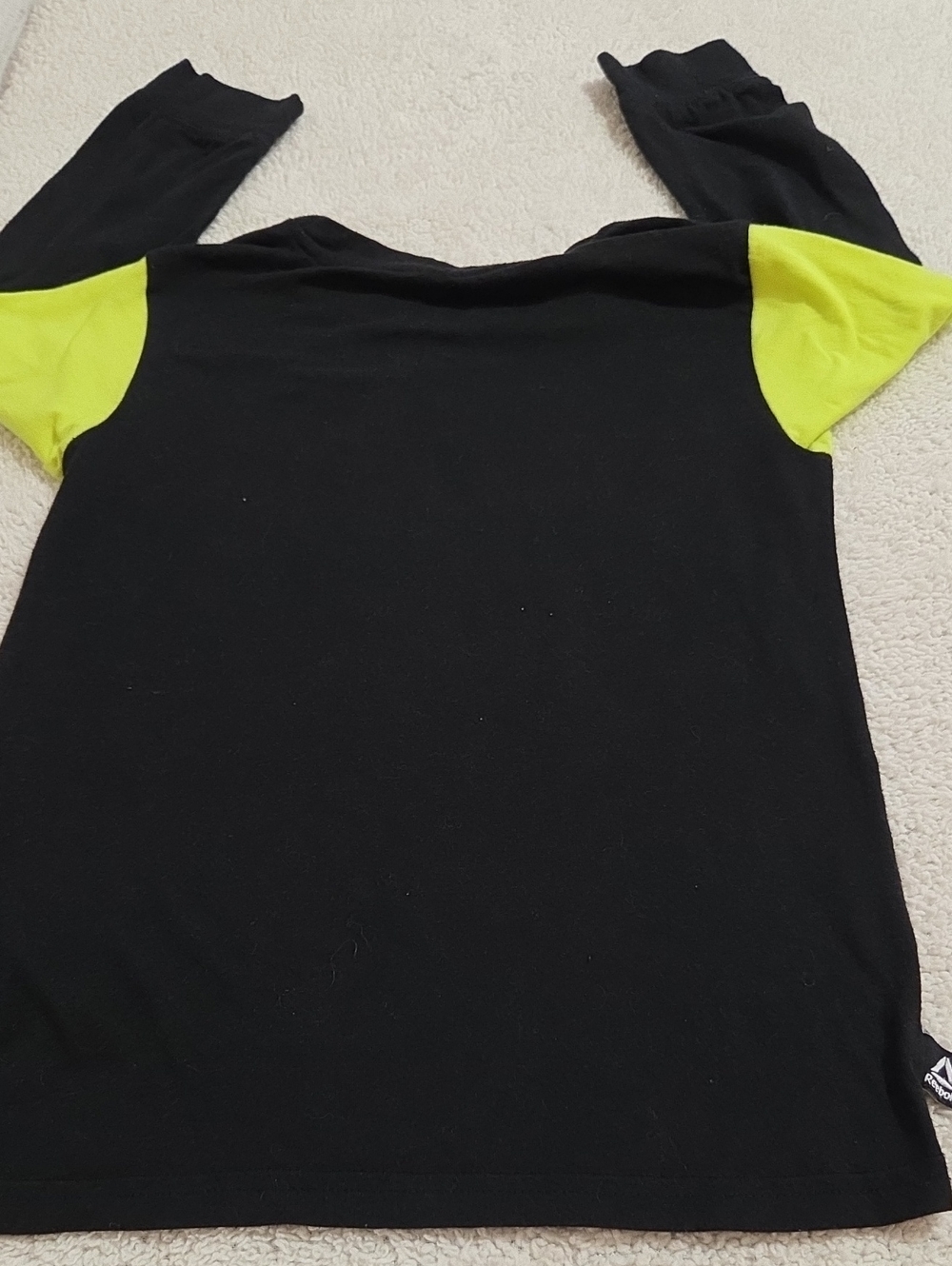 REEBOK ACTIVEWEAR TSHIRT - Picture 4 of 4